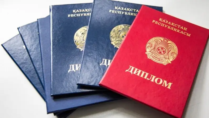 Екібастұзда әйел медбике болып жұмысқа тұру үшін жалған диплом жасатқан