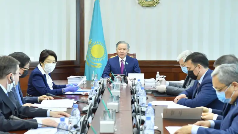 Нығматулин Мәжілістің Бюро отырысын өткізді