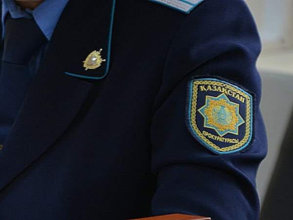 Пара алған шенеунік атағынан айырылды