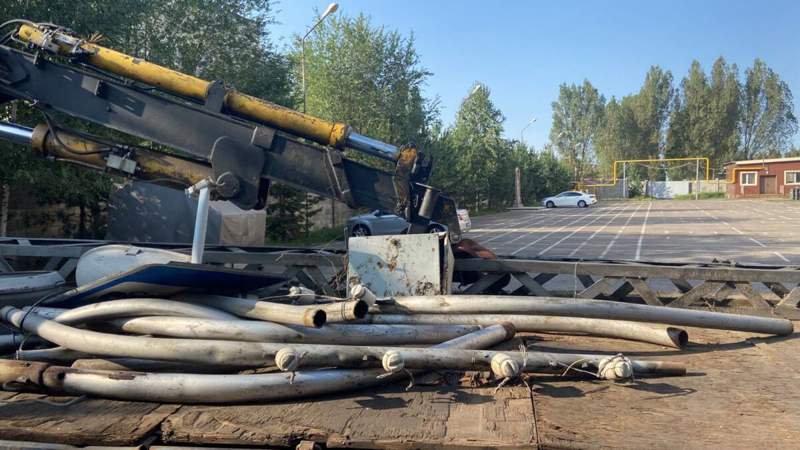 Алматыда 80 млн теңгенің жарықтандыру бағаналары ұрланды 