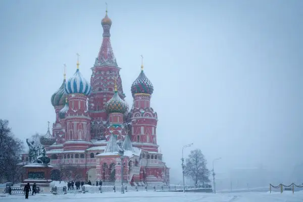 Мәскеуге жарты ғасырдан бері жаумаған қалың қар түсті