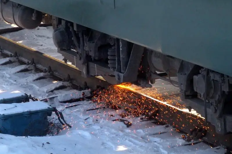 Екі жүк пойызы соқтығысты