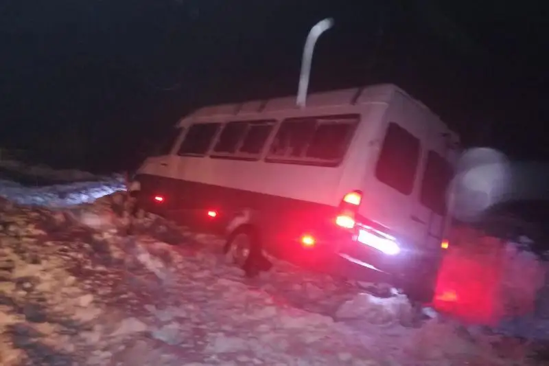 Қар құрсауында қалған 8 адам құтқарылды 