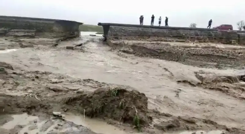 Жаңадан салынып жатқан Талдықорған-Үшарал жолын су шайып кетті
