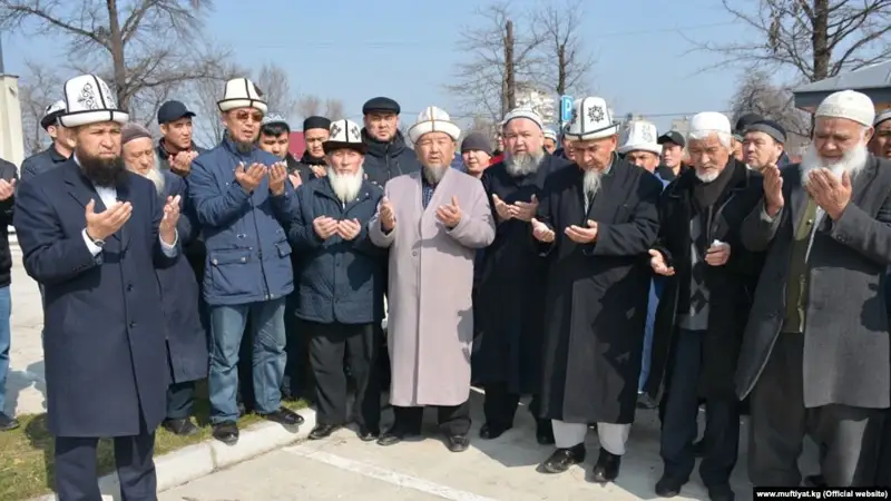 Қырғыздар коронавирустың таралуын тоқтату үшін құрбандық шалды