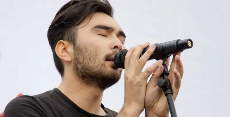 «Өзі де жас болғанын түсіну керек». Әріптестері Саят Медеуовтің сөзіне қарсы шықты