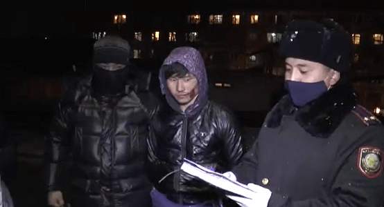 Алматыда ломбардқа қарулы шабуыл жасады деген күдіктілер ұсталды