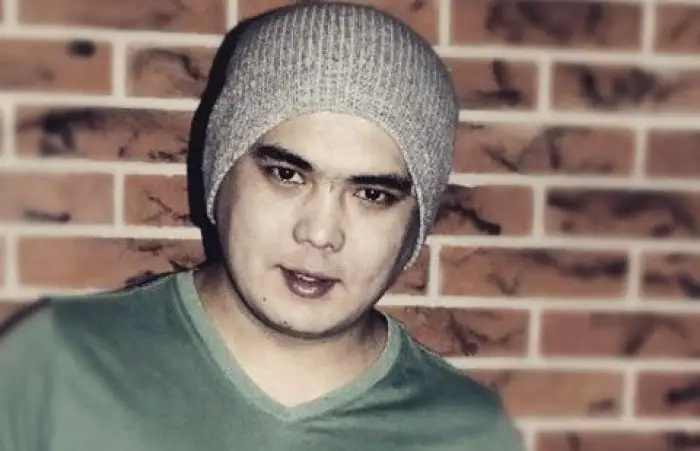 Жан Ахмадиев: Сүйем деп үйленген əйелімізді құрметтеу ұят па?