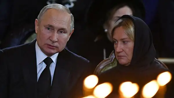 Лужковтың денесін НЕГЕ жабық табытпен жерледі?