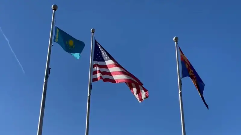 Американың Аризона штатында Қазақстанның туы желбіреді (видео)