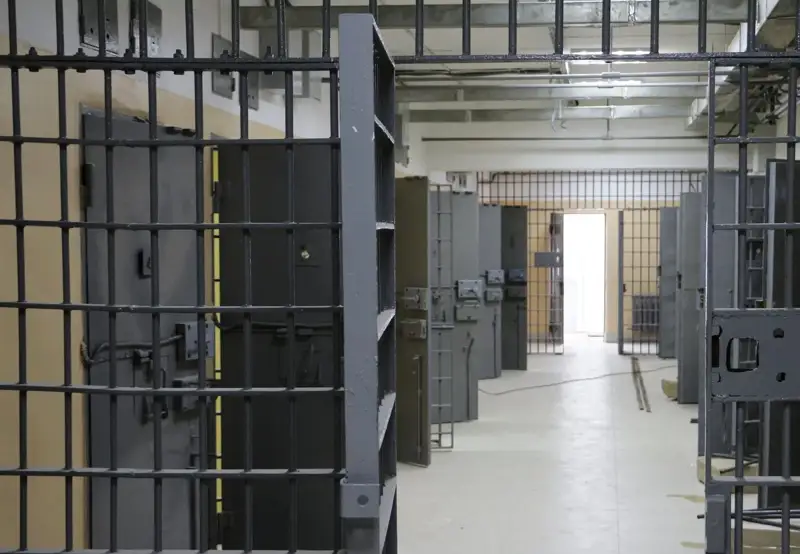 Ақтөбеде анасы мен баласын өлтірді деген күдікті тергеу изоляторында өз-өзіне қол жұмсады