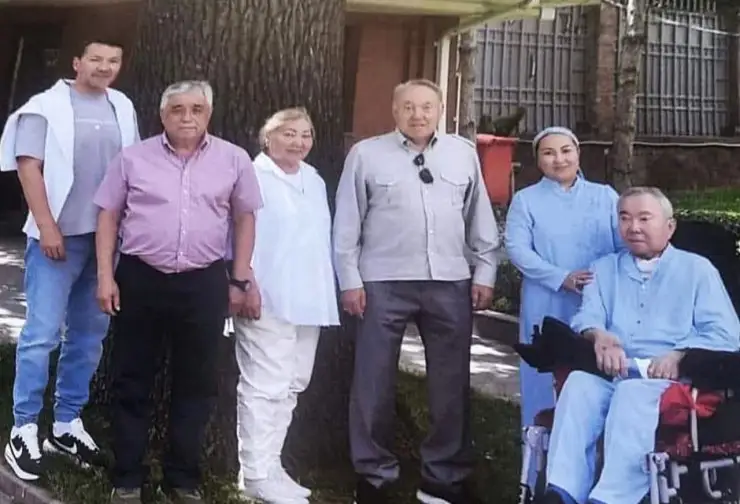 «Нұрсұлтан Назарбаев бар мүлкін сатып жатыр, ал інісі әрекетке қабілетсіз болып қалды»