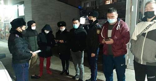 Полиция түнде сыртта жүрген 319 жасөспірімді анықтады