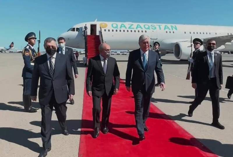 Тоқаев ресми сапармен Әзербайжанға келді