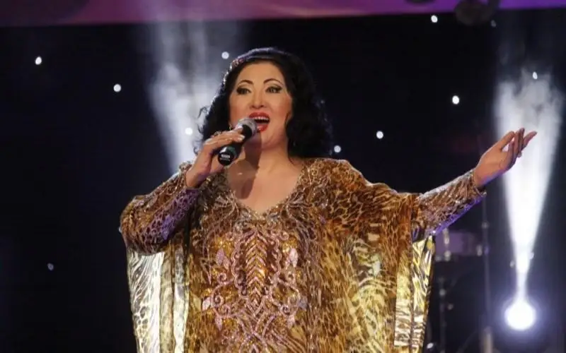 Мақпал Жүнісова туған әпкесін елге көрсетті