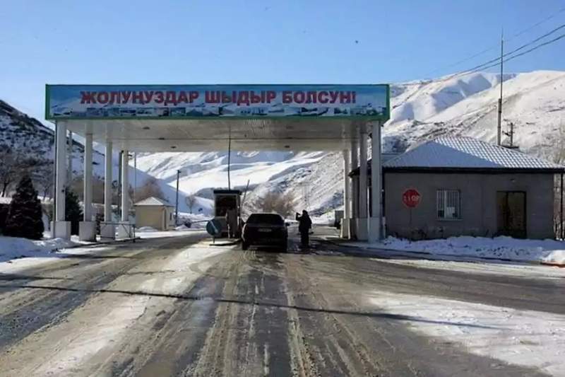 Бішкек-Ош тасжолында қар көшкіні жүріп, көлік бекеттері жабылды