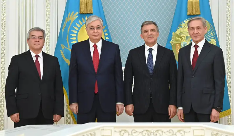 Тоқаев Орталық Азия медиа форумының қатысушыларымен кездесті