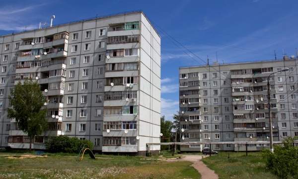Бір күнде елімізде 3 бала көпқабатты тұрғын үйдің терезесінен құлап кеткен 