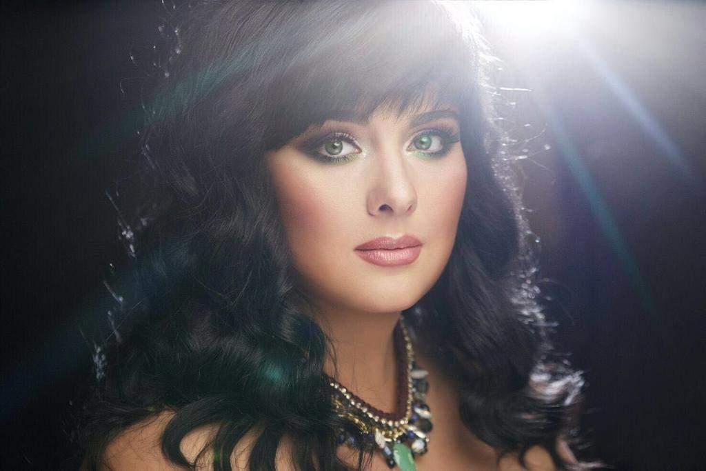 Карина Абдуллина көптен жасырған күйеуін көрсетті