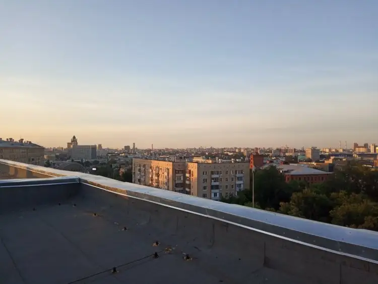 Петропавлда әйел шатырдан секіріп, жазым болды