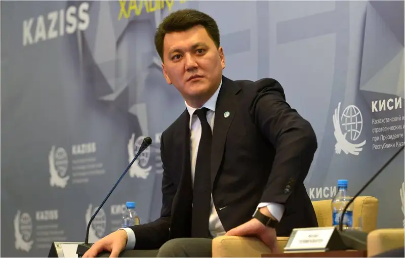 Ерлан Қарин Президенттік жастар кадр резервіне іріктеудің жаңа талаптарын атады 