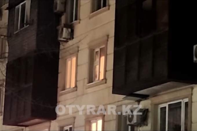 Шымкентте 22 жастағы қызды өлтіріп, денесін өртеп жіберген