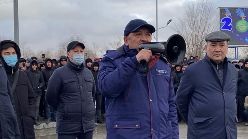 Маңғыстау облысының әкімі Нұрлан Ноғаев ереуілшілермен кездесті