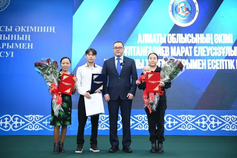 Алматы облысында автобустағы жолаушыларды құтқарып қалған оқушы марапатталды