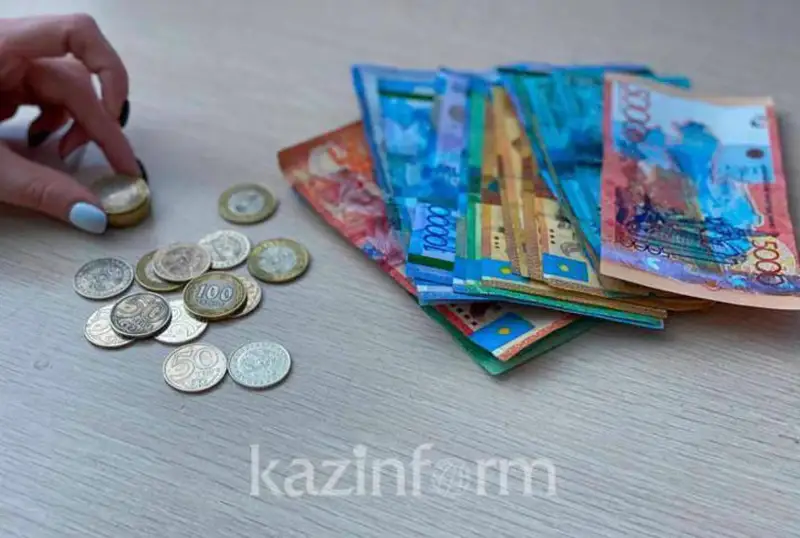 Қазақстанда 55 жастан асқан әйелдердің 24 пайызының табысы жоқ - министрлік