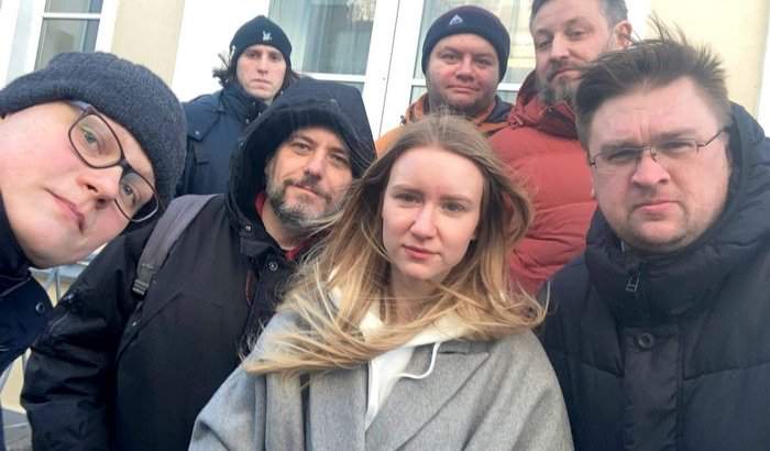 Путинді «сатқындық жасады» деп айыптаған үш депутат Ресейден кетті