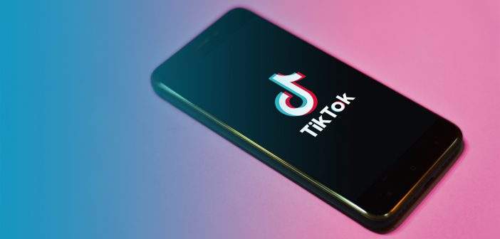 Трамп қытайлық TikTok және WeChat иелерімен келісім жасауға тыйым салды 