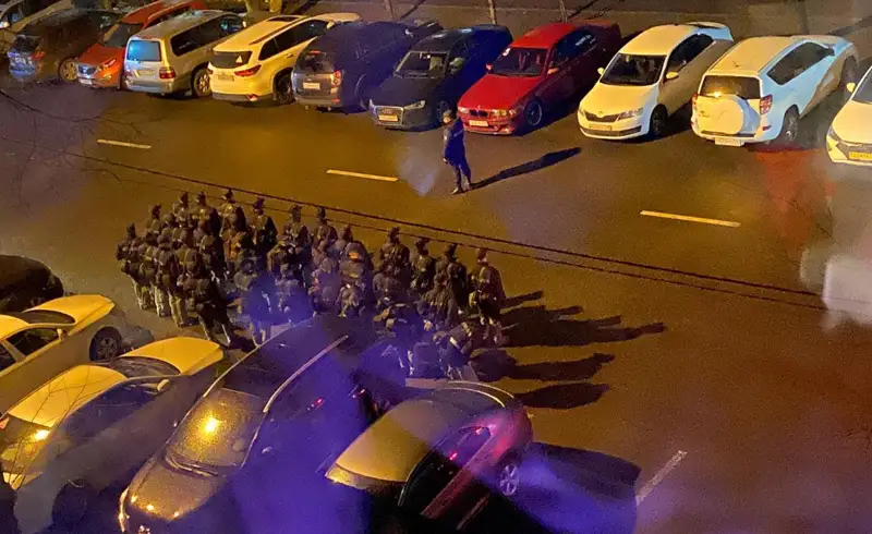 Алматыда тұрғын үй кешені қоршалды: Коронавирус жұқтырған адам анықталған