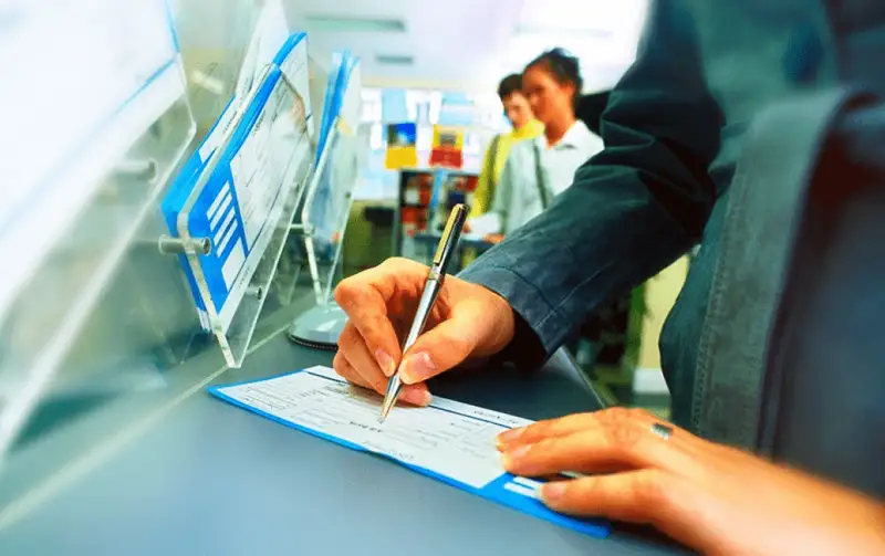 Банк қызметкерлері ақша ұрлаған