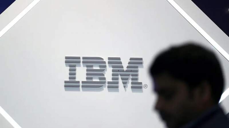 IBM басшылығы жасы 40-тан асқан "динозаврларды" жұмыстан шығарып жіберген