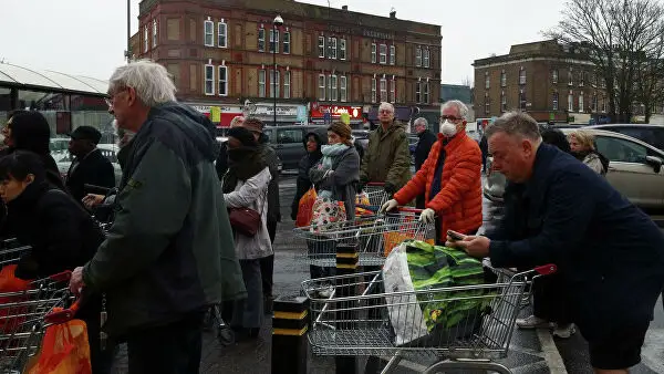 Ұлыбританияда бүгіннен бастап карантин енді 