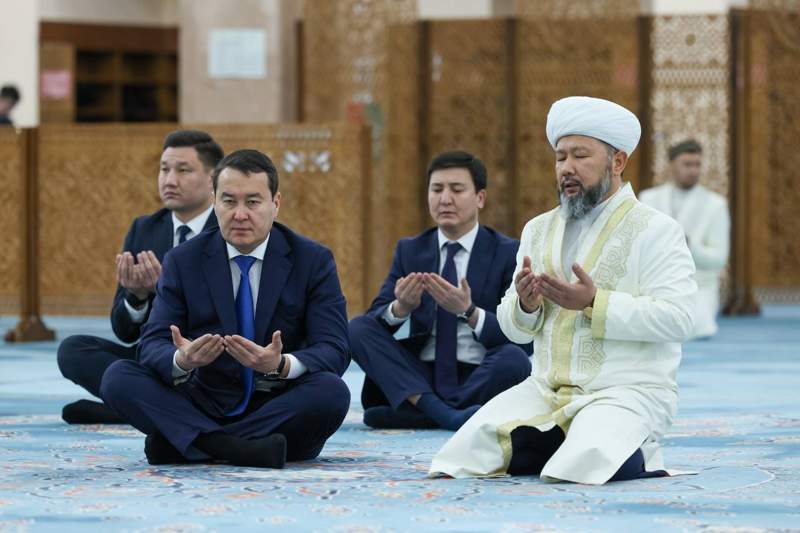 ҚР Премьер-Министрі Астанадағы Әбу Насыр әл-Фараби мешітіне барды