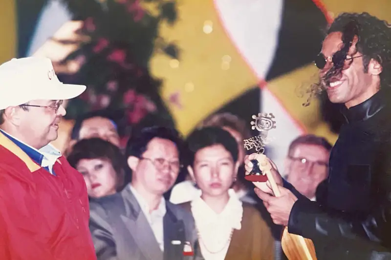 Бибігүлден Black Eyed Peas-ке дейін. Азия дауысына аз қалды