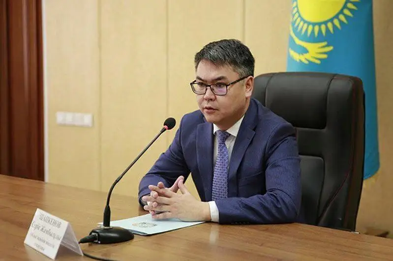 Басшылық вакцина алмаған қызметкерді жұмыстан шығара ала ма? 