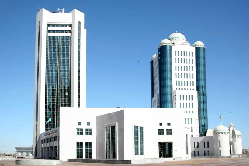 Парламент палаталарының бірлескен отырысы өтеді. Үкіметтің мәселесі шешіле ме?
