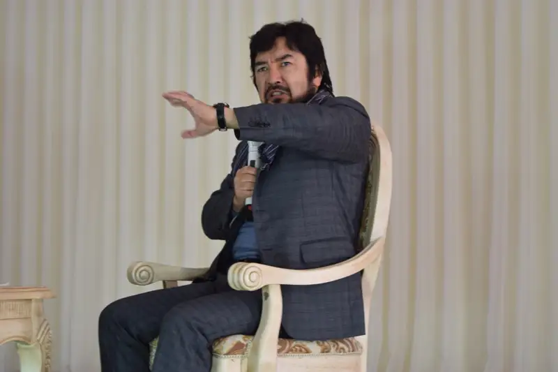 Бекболаттың «қарғыс тізімі» һәм депутаттың этикасы