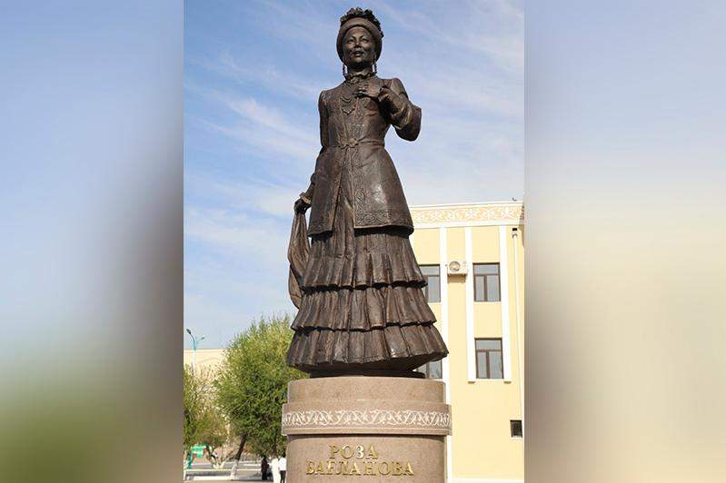 Қызылордада Роза Бағланованың ескерткіші ашылды 