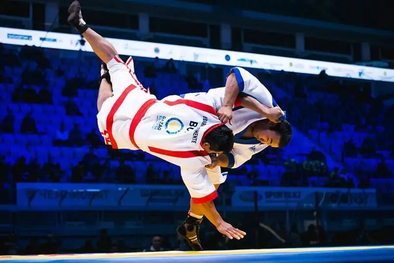 Қазақ күресінен Әлем чемпионаты қызып жатыр