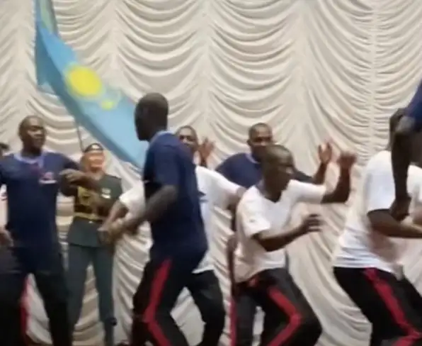 Қазақстанға келген Зимбабвенің әскері сахнаны жарды