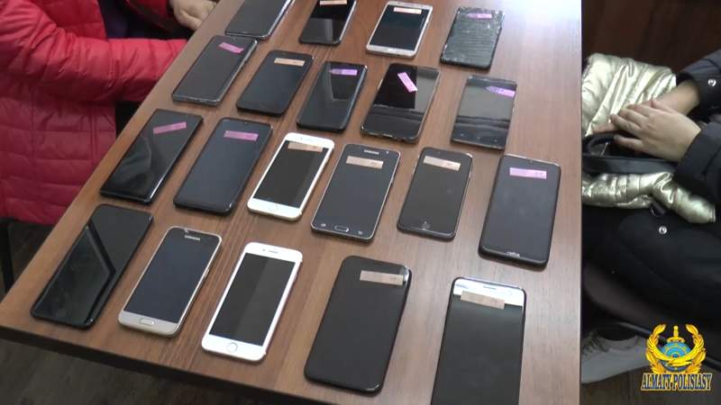 Ұрлықы телефондарды шекара асырмақ болған жігіт құрықталды