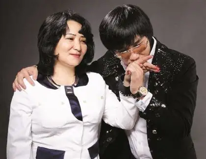 Ақын Гүлзира Айдарбекованы мінсіз адамға теңеді 