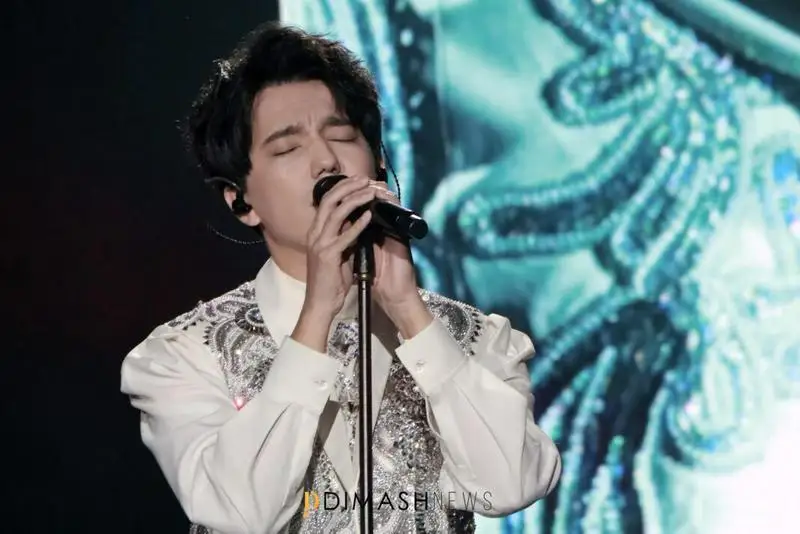 Димаш Құдайбергеннің Прагадағы концерті дүркіреп өтті