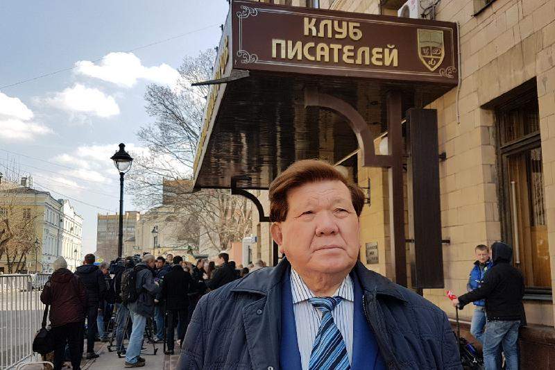 Ақын Мұхтар Шаханов 80 жасқа толды