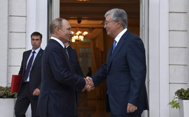 Тоқаев Путинмен келіссөз жүргізді