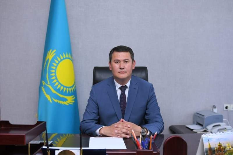 Карантин кезінде қызметкерлерімен моншаға барған әкім «қатаң сөгіс» алды