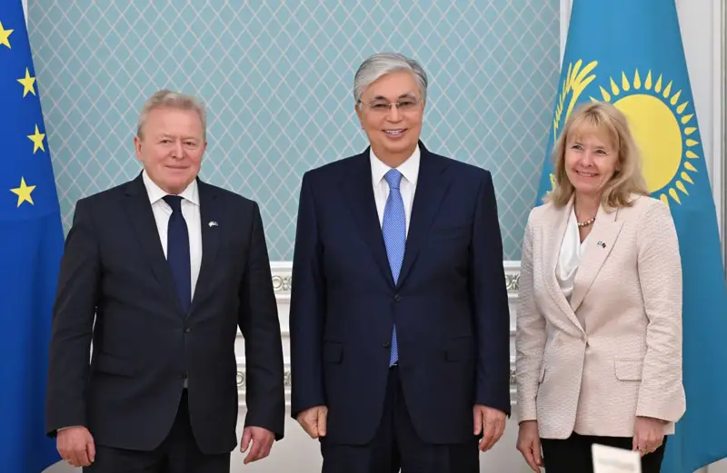 Мемлекет басшысы Ауыл шаруашылығы мәселелері жөніндегі Еурокомиссар Януш Войчеховскиймен кездесті